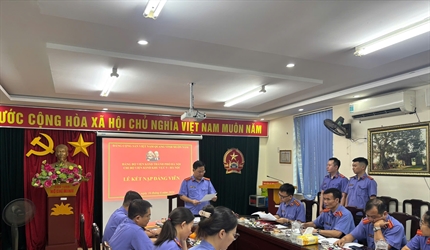 Chi bộ Viện KSND khu vực 9 - Hà Nội tổ chức Lễ kết nạp Đảng viên mới