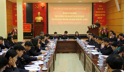 Hội nghị rút kinh nghiệm công tác giải quyết các vụ án DS-HNGĐ, KDTM,...