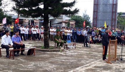 Dừng xét xử lưu động