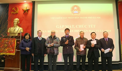 Viện KSND thành phố Hà Nội tổ chức gặp mặt, chúc tết cán bộ hưu trí...