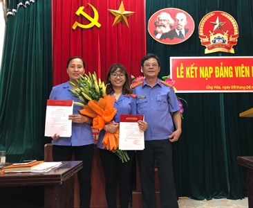 Chi bộ Viện KSND huyện Ứng Hòa công nhận đảng chính thức cho Đảng viên dự bị...