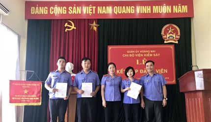 Lễ kết nạp Đảng viên mới năm 2018 của Chi bộ Viện kiểm sát nhân dân...