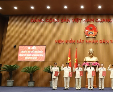 Viện KSND tối cao tổ chức lễ công bố và trao quyết định bổ nhiệm chức danh...