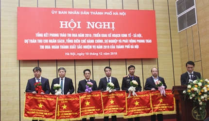 Viện KSND thành phố Hà Nội đón nhận Cờ "Đơn vị xuất sắc phong trào thi...