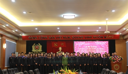 Bế giảng Lớp bồi dưỡng kỹ năng, nghiệp vụ ghi lời khai, hỏi cung, phúc...