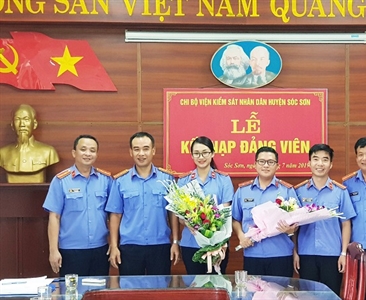 Chi bộ Viện KSND huyện Sóc Sơn tổ chức Lễ kết nạp 02 Đảng viên mới