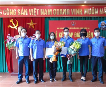 Chi bộ Viện KSND quận Đống Đa kết nạp Đảng viên mới