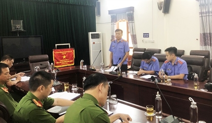 Viện KSND huyện Quốc Oai trực tiếp kiểm sát việc tiếp nhận, giải quyết...