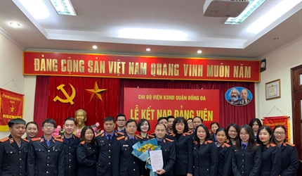 Chi bộ Viện KSND quận Đống Đa kết nạp Đảng viên mới