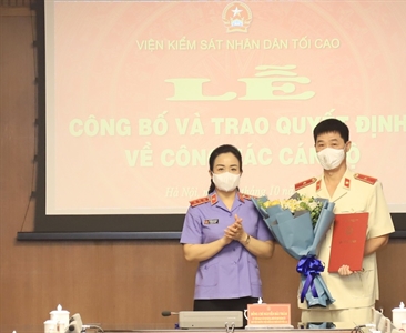 Trao quyết định bổ nhiệm Vụ trưởng Vụ 16 VKSND tối cao