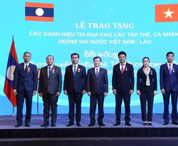 Trao Huân chương của Nhà nước Việt Nam và Nhà nước Lào tặng các tập thể, cá...