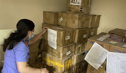 Viện KSND quận Thanh Xuân kiểm sát việc tiêu hủy vật chứng