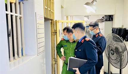 Viện KSND quận Hoàn Kiếm tăng cường các biện pháp phòng, chống dịch sốt...