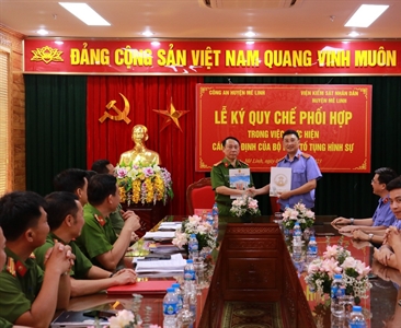 Viện KSND huyện Mê Linh và Cơ quan CSĐT - Công an huyện Mê Linh ký kết quy...