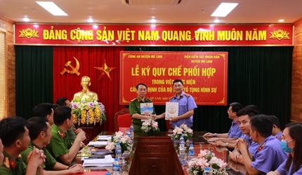 Viện KSND huyện Mê Linh và Cơ quan CSĐT - Công an huyện Mê Linh ký kết...