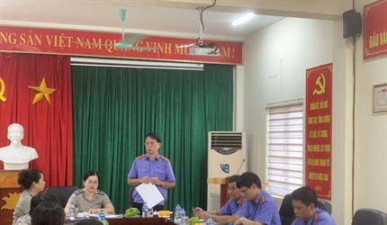 Phòng 11 Viện KSND thành phố Hà Nội tiến hành trực tiếp kiểm sát việc...