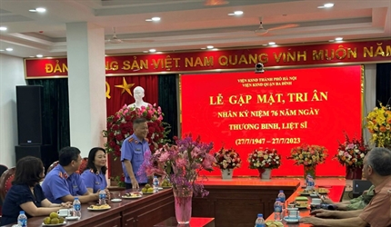 Viện KSND quận Ba Đình tổ chức hoạt động gặp mặt, tri ân nhân dịp 76...