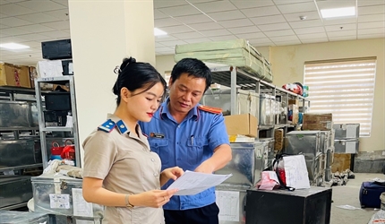 Phòng 11 – Viện KSND thành phố Hà Nội kiểm sát tiêu hủy tang vật tại...