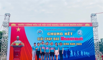 Viện KSND huyện Gia Lâm tham gia Chung kết giải chạy Báo Hànộimới năm 2023