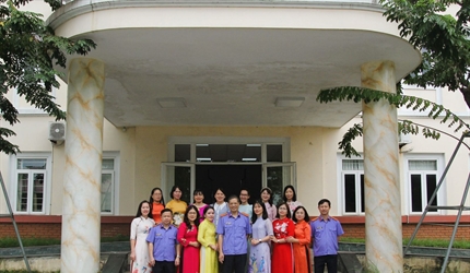 Viện KSND huyện Đông Anh tổ chức mít-tinh chào mừng Ngày Phụ nữ việt...