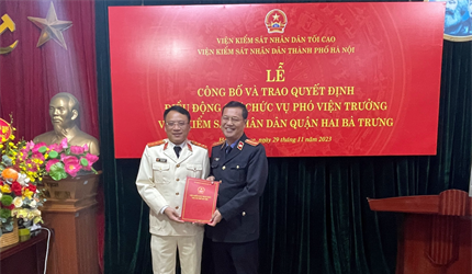 Công bố và trao Quyết định điều động giữ chức vụ Phó Viện trưởng Viện...