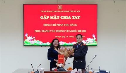 Văn phòng tổng hợp - Viện KSND thành phố Hà Nội chia tay đồng chí Phan...