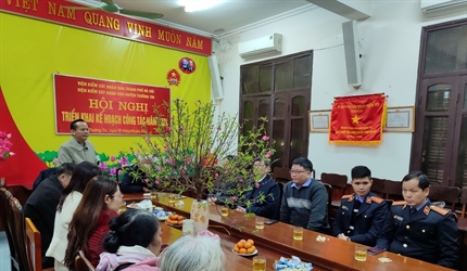 Viện KSND các huyện Thường Tín, Phúc Thọ gặp mặt, chúc tết cán bộ hưu...