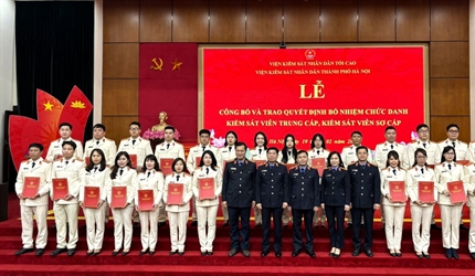 Lễ công bố và trao quyết định bổ nhiệm chức danh Kiểm sát viên trung...
