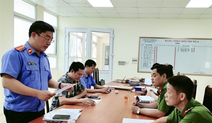 Viện KSND huyện Thường Tín và quận Hoàng Mai tiến hành trực tiếp kiểm...