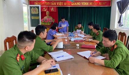 Đoàn liên ngành Công an – Viện KSND huyện Hoài Đức tiến hành hướng dẫn...