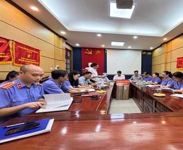 Đoàn kiểm tra của Ban Thường vụ Quận ủy Thanh Xuân kiểm tra đối với Chi bộ...