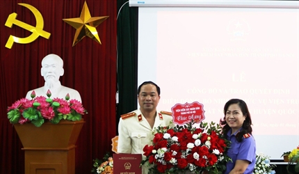 Lễ công bố và trao quyết định điều động, bổ nhiệm chức vụ Viện trưởng...