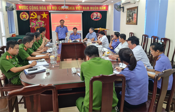 Liên ngành Tư pháp thị xã Sơn Tây tổ chức Hội nghị rút kinh nghiệm công tác phối hợp, sơ kết 6 tháng đầu năm 2024