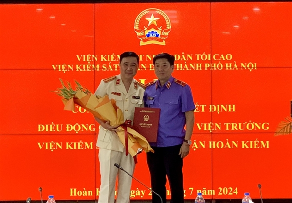 Lễ công bố và trao Quyết định điều động chức vụ Phó Viện trưởng Viện KSND quận Hoàn Kiếm