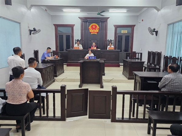 Viện KSND huyện Phú Xuyên tổ chức phiên tòa rút kinh nghiệm vụ án dân sự “Tranh chấp hợp đồng chuyển nhượng quyền sử dụng đất”