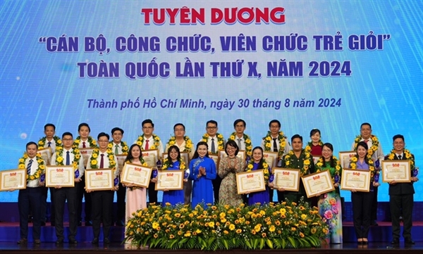 Ngành KSND có 4 gương mặt tiêu biểu được trao giải thưởng “Cán bộ, công chức, viên chức trẻ giỏi” năm 2024
