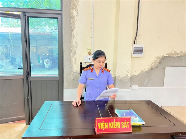 Viện KSND huyện Thanh Oai phối hợp với Tòa án cùng cấp tổ chức phiên tòa rút kinh nghiệm vụ án hành chính