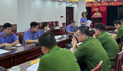 Viện KSND quận Hoàn Kiếm tiến hành trực tiếp kiểm sát việc tiếp nhận,...