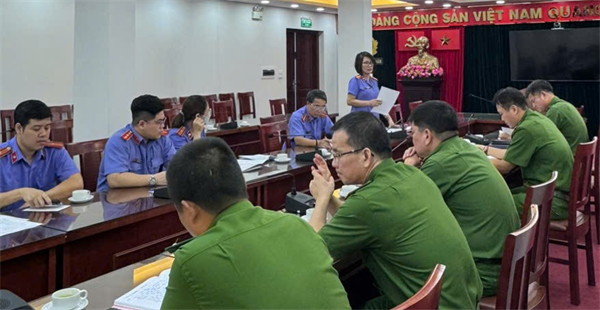 Viện KSND quận Hoàn Kiếm tiến hành trực tiếp kiểm sát việc tiếp nhận, giải quyết nguồn tin về tội phạm tại cơ quan Cảnh sát điều tra - Công an quận Hoàn Kiếm