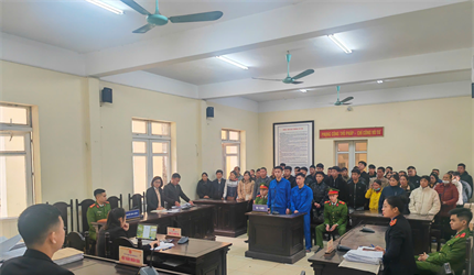 Viện KSND huyện Ba Vì phối hợp với Toà án cùng cấp xét xử 17 bị cáo...