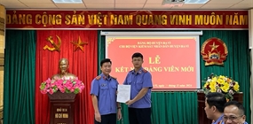 Chi bộ Viện KSND huyện Ba Vì tổ chức lễ kết nạp Đảng viên mới