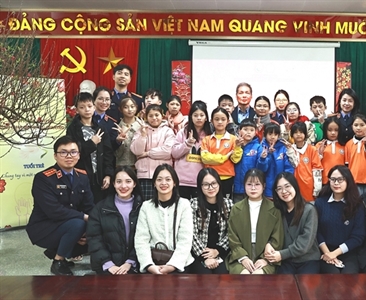 Đoàn Thanh niên VKSND TP Hà Nội tổ chức Chương trình "Tết đong đầy” cho trẻ...