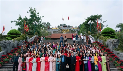 Hoạt động ý nghĩa của Ban vì sự tiến bộ phụ nữ - Công đoàn Viện KSND...