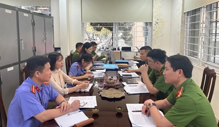 Viện KSND huyện Ba Vì tiến hành kiểm sát trực tiếp việc tạm giữ, tạm...