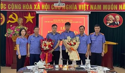 Chi bộ Viện KSND thị xã Sơn Tây tổ chức Lễ kết nạp Đảng viên mới