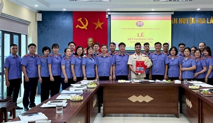 Chi bộ Viện KSND huyện Gia Lâm  tổ chức kết nạp Đảng viên