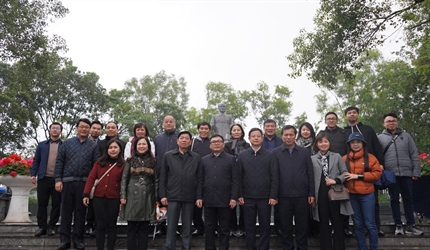 VKSND thành phố Hà Nội dâng hương tại Đài tưởng niệm  đồng chí Hoàng...