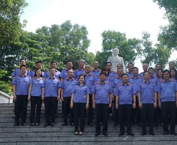 Viện kiểm sát nhân dân thành phố Hà Nội dâng hương tưởng niệm đồng chí Hoàng...