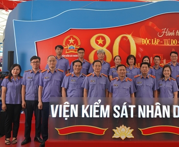 Viện KSND thành phố Hà Nội tham quan triển lãm "80 năm hành trình Độc lập -...