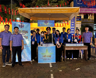 Cán bộ, công chức VKSND Khu vực 1 tham gia chương trình hỗ trợ A80 do Thành...